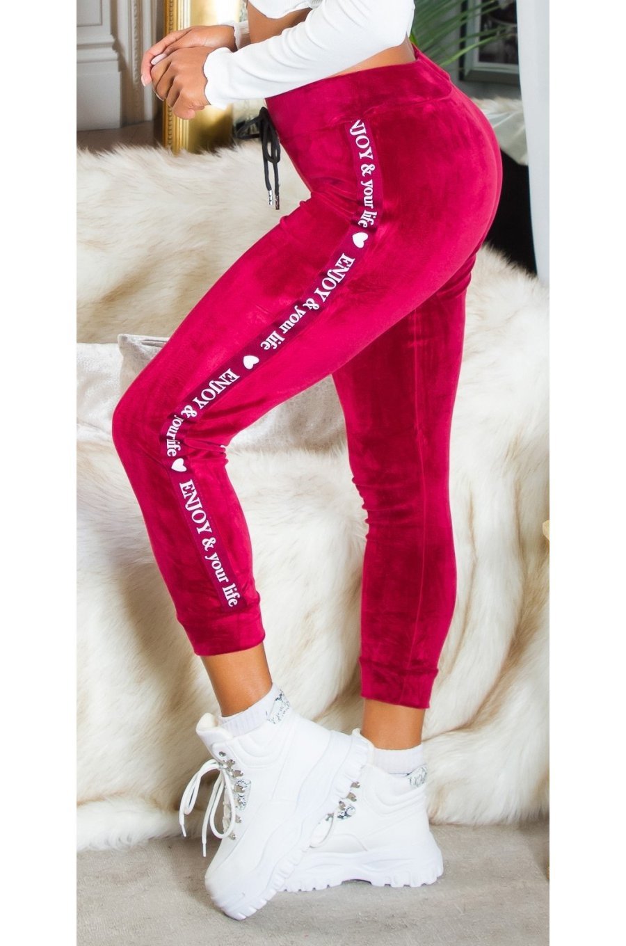 Pantaloni dama trening, burgundy, din catifea, cu dunga alba, Meribeth 1 - jojofashion.ro