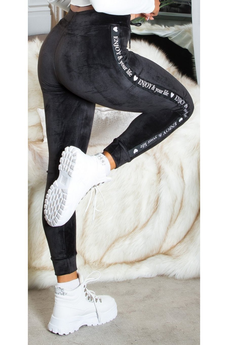 Pantaloni dama trening, negri, din catifea, cu dunga alba, Meribeth 1 - jojofashion.ro