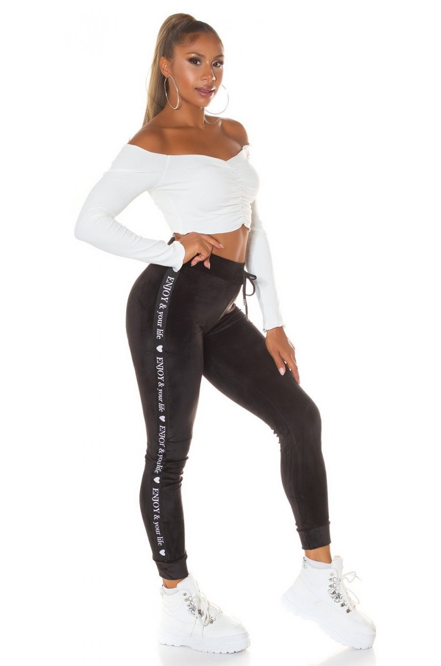 Pantaloni dama trening, negri, din catifea, cu dunga alba, Meribeth 7 - jojofashion.ro