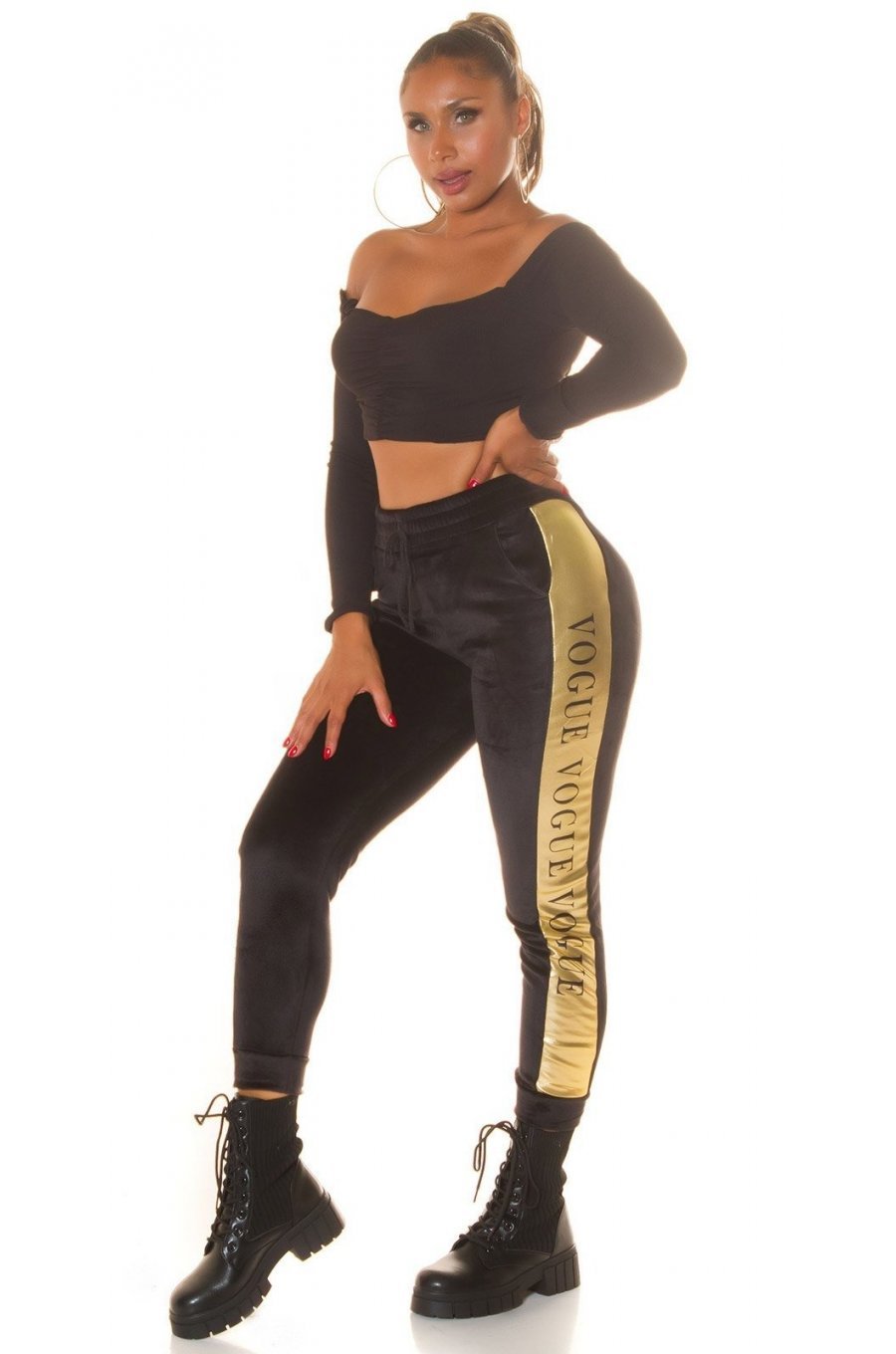 Pantaloni trening dama termici, negri, din catifea, cu dunga aurie, Vogue Pantaloni trening dama termici, negri, din catifea, cu dunga aurie, Vogue 5 - jojofashion.ro