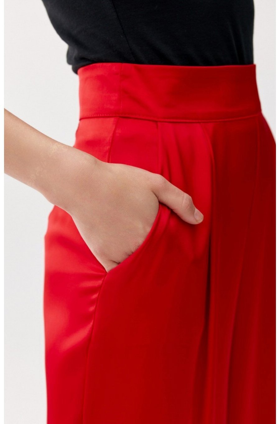 Pantaloni dama evazati, eleganti, rosii, din satin, ElsaR 5 - jojofashion.ro