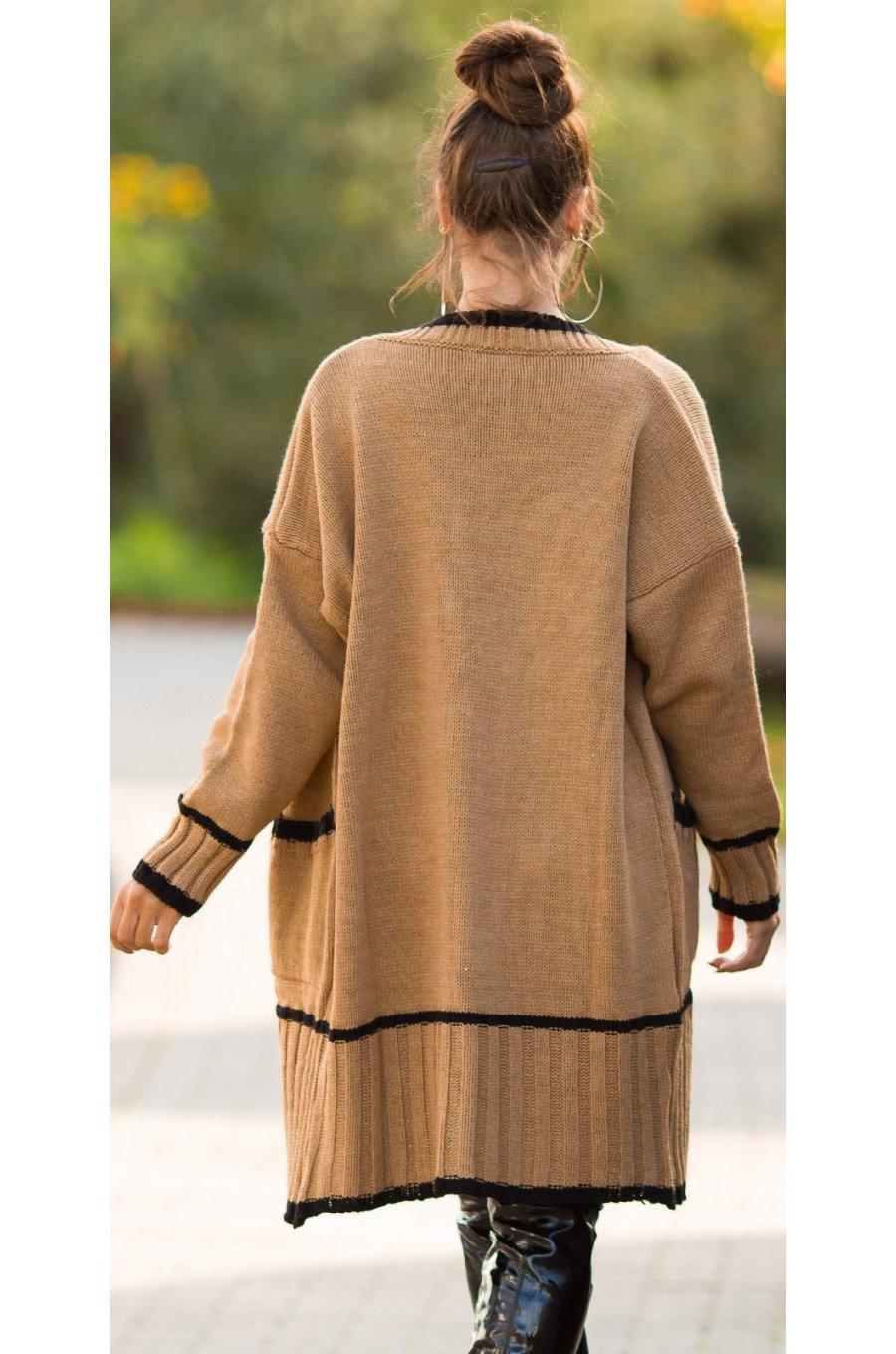 Cardigan dama midi, din acryl, cappuccino, cu buzunare si maneca lejera, Halle 2 - jojofashion.ro