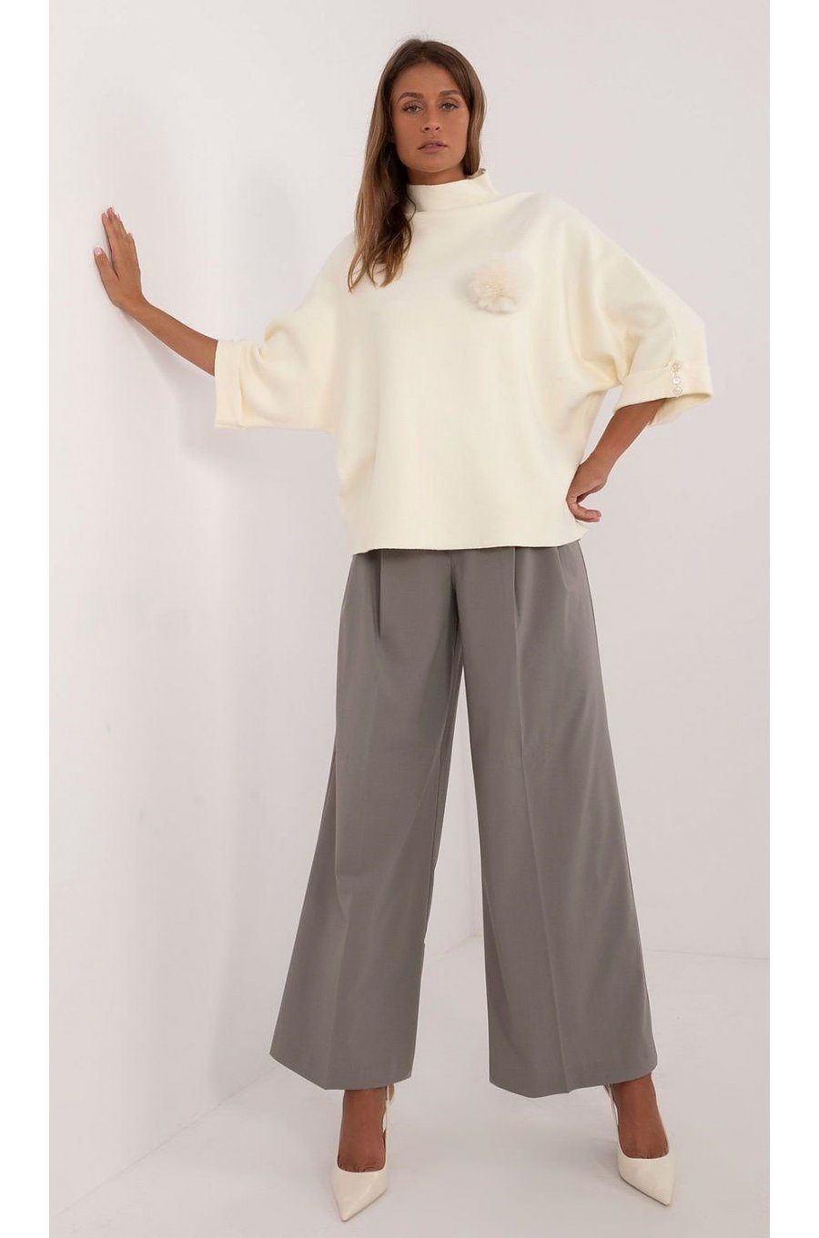 Pulover dama elegant, din vascoza, ecru, cu guler inalt si maneca trei sferturi, Swetee2 3 - jojofashion.ro
