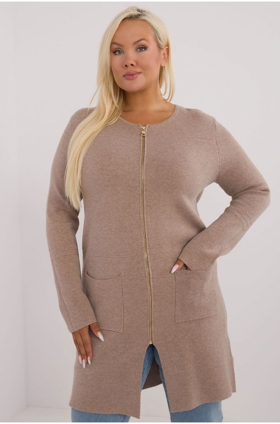 Pulover dama XXL midi, tip cardigan, cappuccino, cu buzunare si fermoar, Carrie1 1 - jojofashion.ro