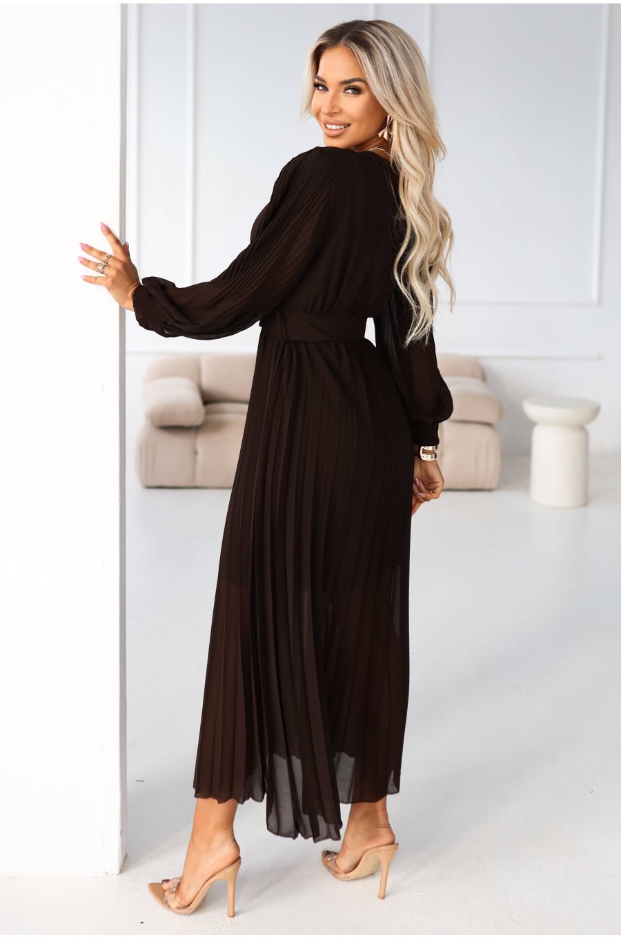 Rochie plisata lunga, din chiffon maro ciocolata, cu maneca lunga, vaporoasa, Vaneira 2 - jojofashion.ro