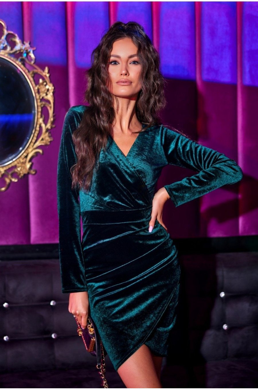 Rochie scurta mulata verde din catifea cu maneca lunga Lissa 4 - jojofashion.ro
