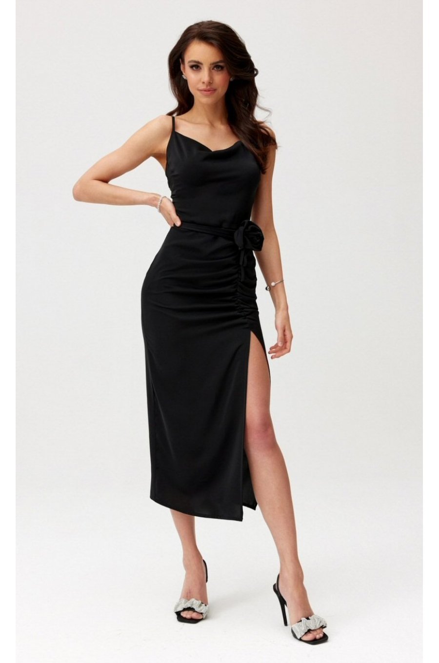 Rochie neagra mulata midi cu floare MaribelR Rochie neagra mulata midi cu floare MaribelR 1 - jojofashion.ro
