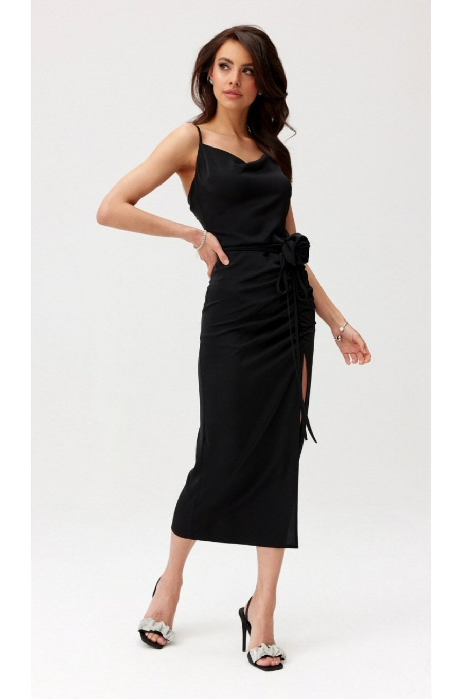 Rochie neagra mulata midi cu floare MaribelR Rochie neagra mulata midi cu floare MaribelR 3 - jojofashion.ro