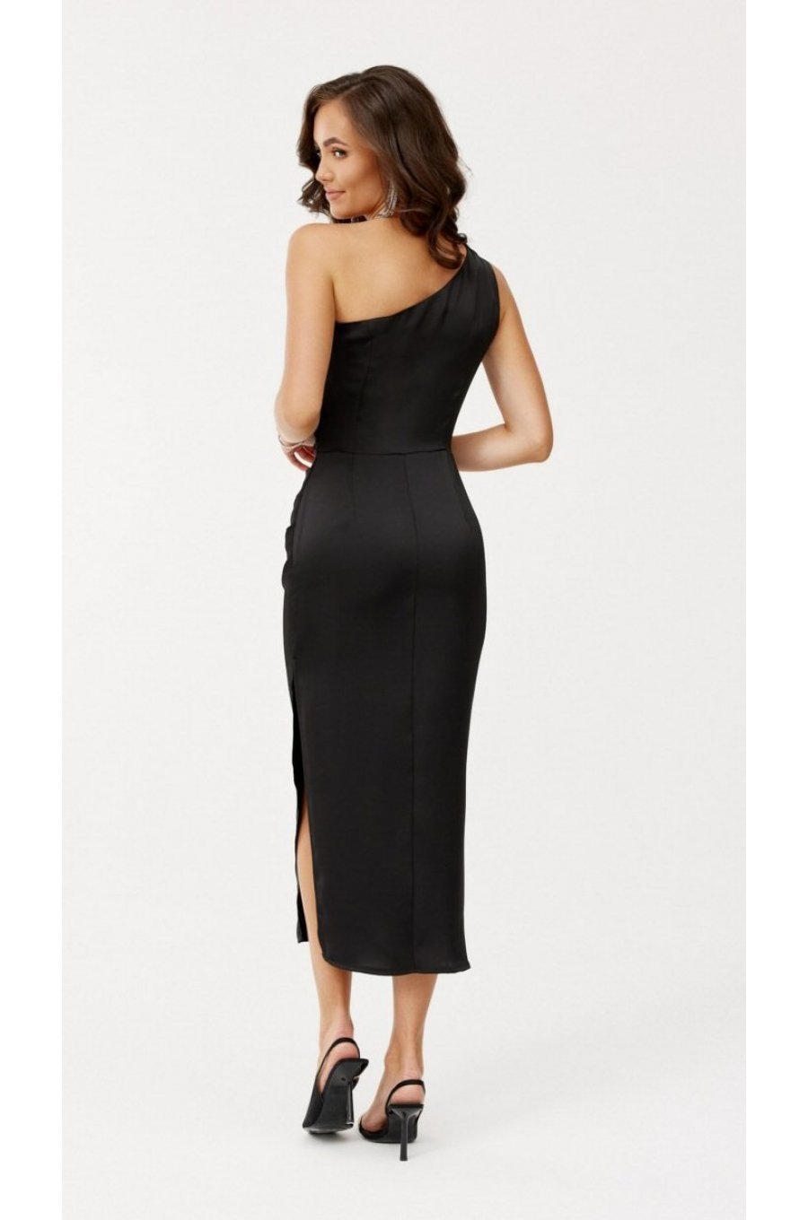 Rochie lunga neagra mulata din satin cu un umar gol Lamia Rochie lunga neagra mulata din satin cu un umar gol Lamia 3 - jojofashion.ro