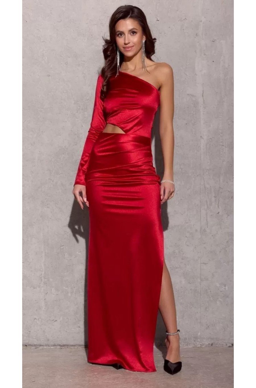 Rochie lunga mulata rosie din satin cu un umar gol si o singura maneca EdithR 3 - jojofashion.ro