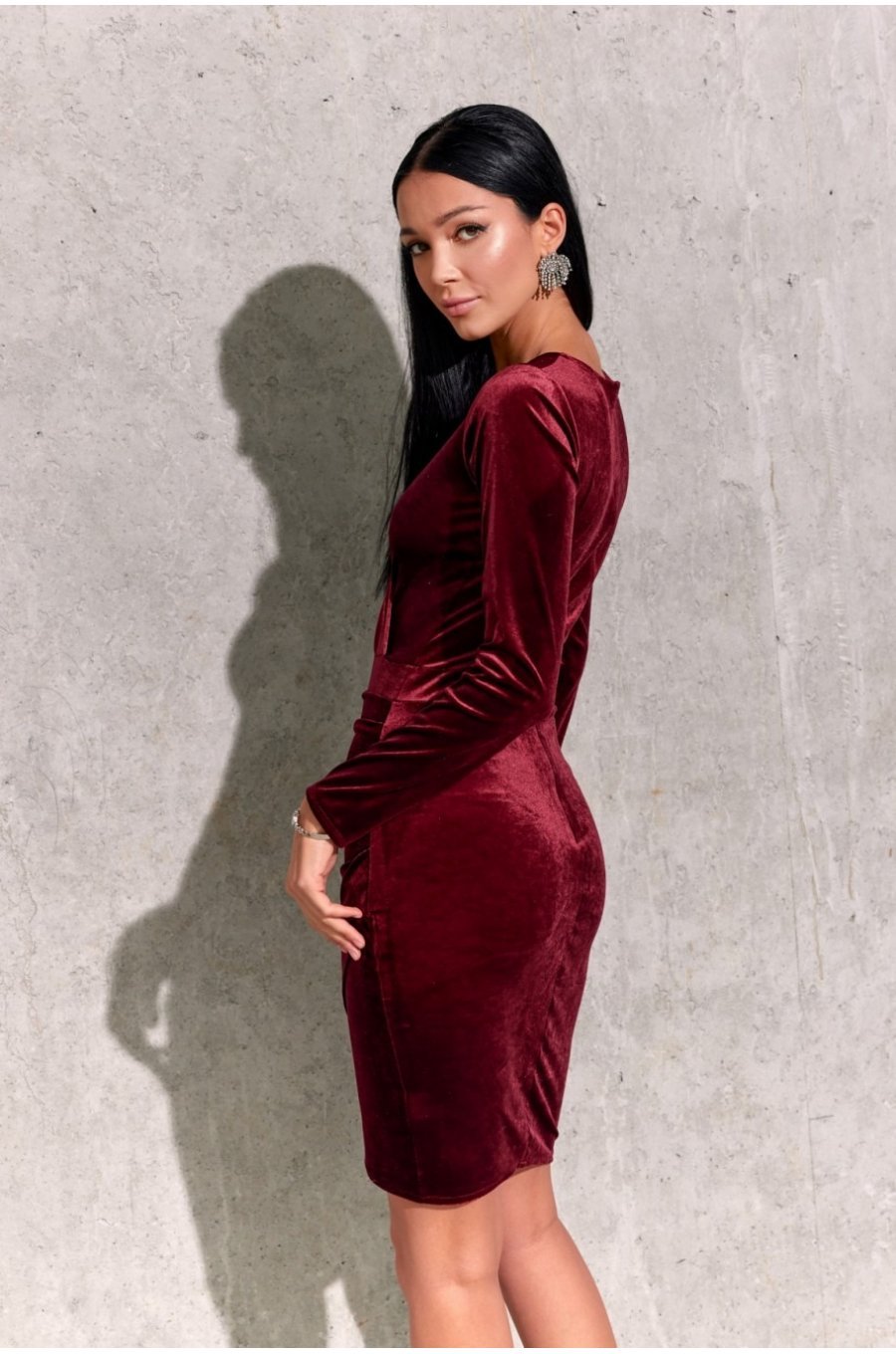 Rochie de ocazie scurta, catifea burgundy, mulata, cu maneca lunga, petrecuta, Lissa 2 - jojofashion.ro