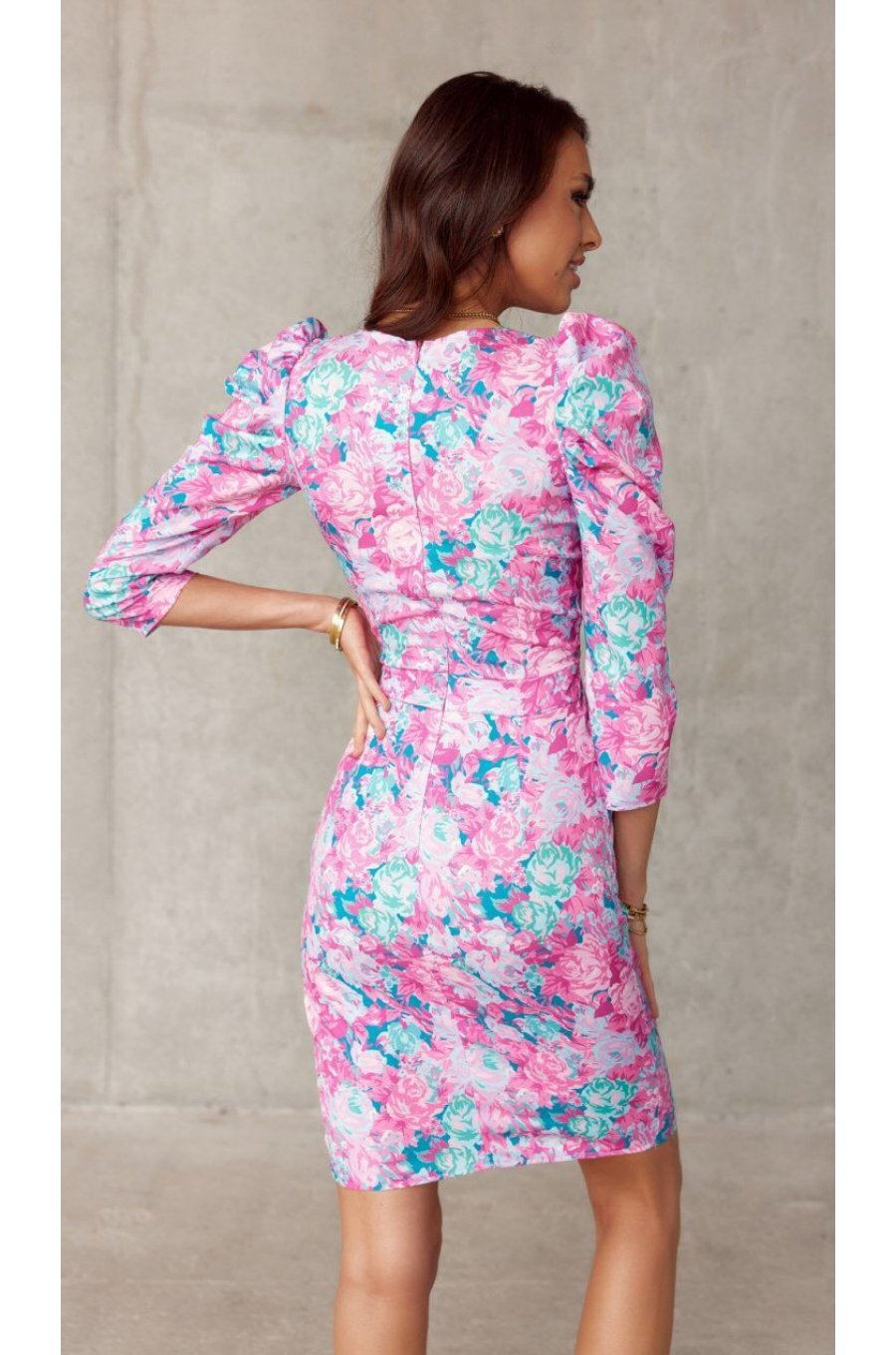 Rochie de vara roz cu flori multicolore mulata Illona 2 - jojofashion.ro
