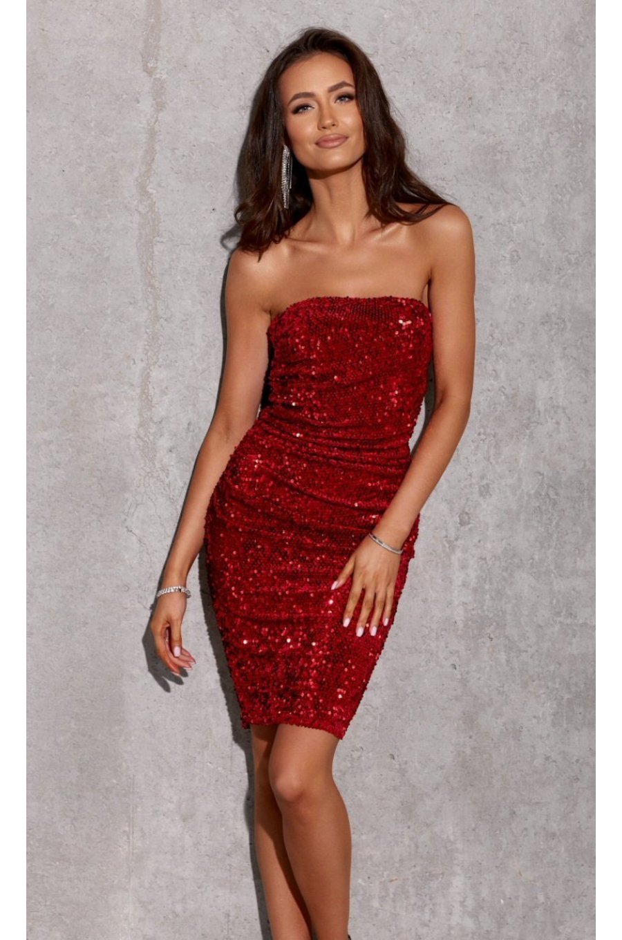 Rochie scurta rosie mulata din paiete cu umerii goi Behamin 1 - jojofashion.ro