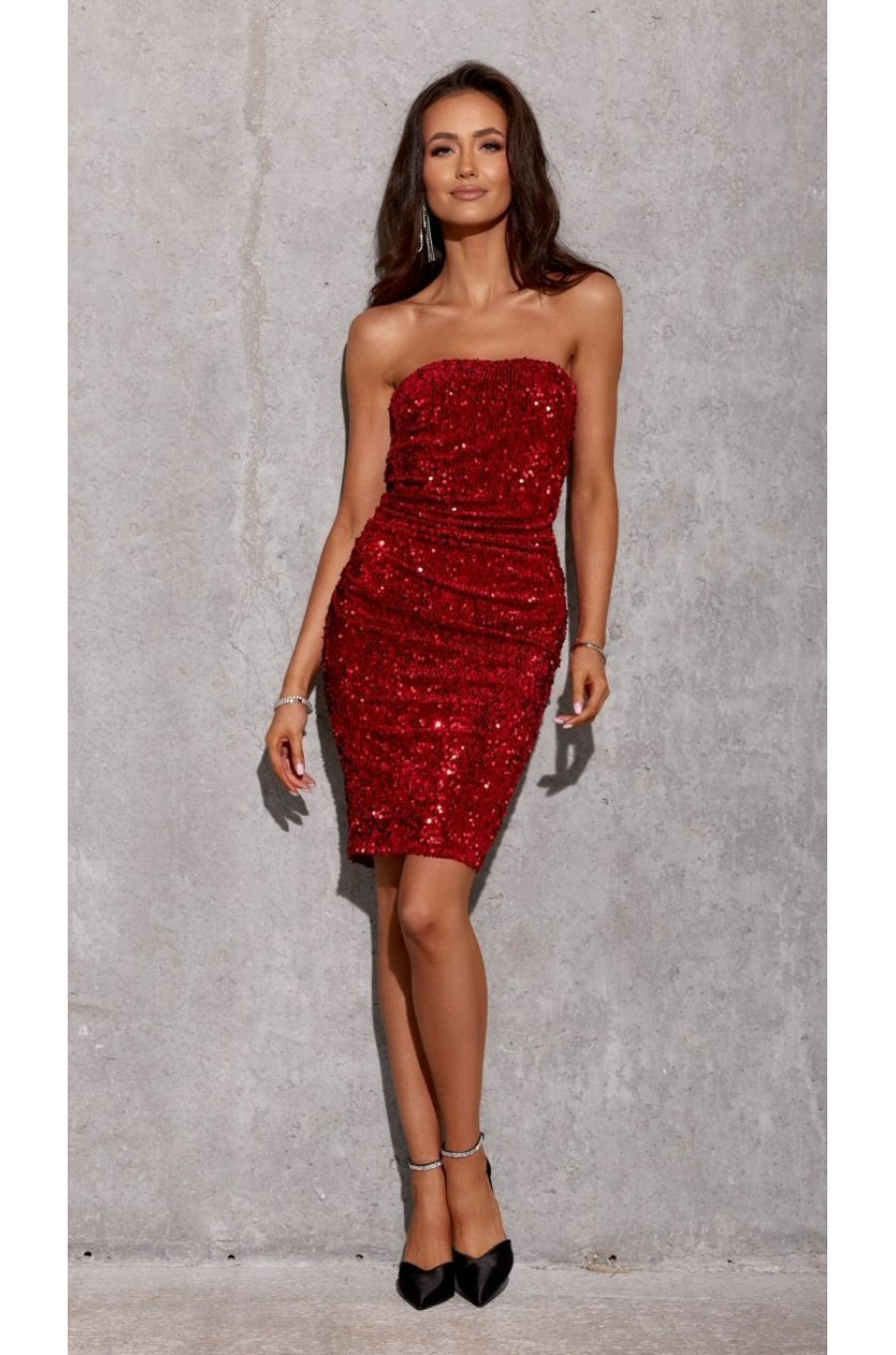 Rochie scurta rosie mulata din paiete cu umerii goi Behamin 3 - jojofashion.ro