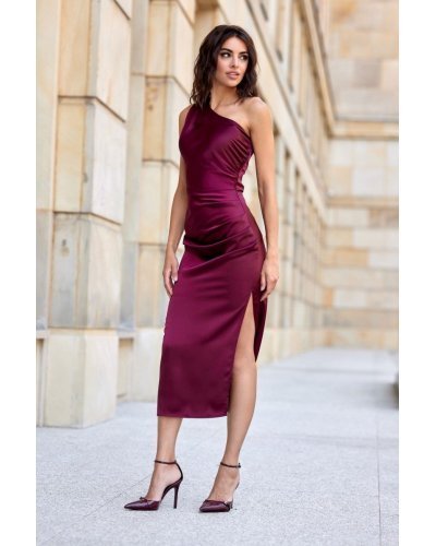 Rochie lunga din satin burgundy mulata cu un umar gol Lamia Rochii lungi, Rochie lunga din satin burgundy mulata cu un umar gol Lamia - jojofashion.ro