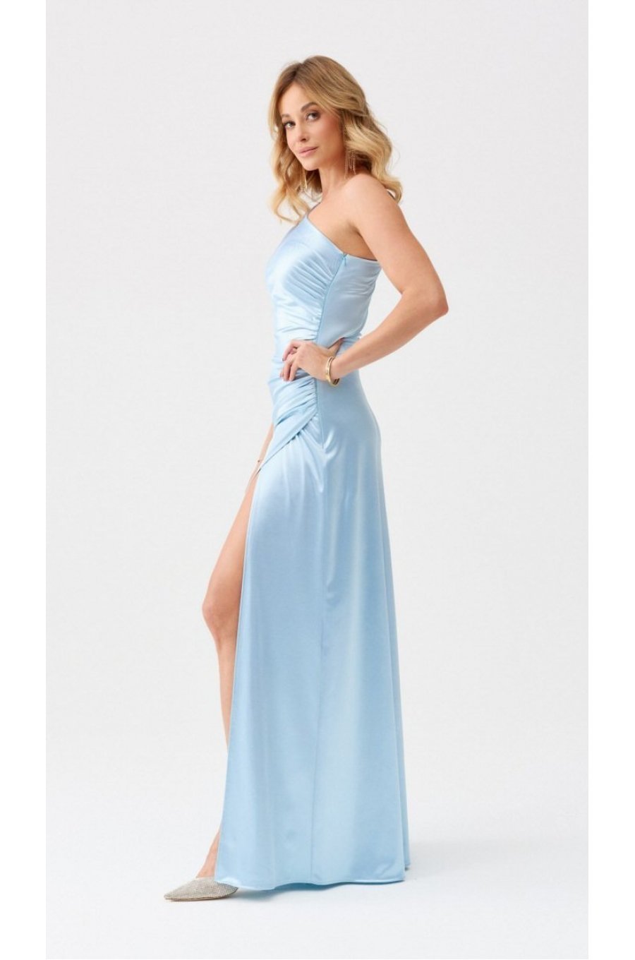 Rochie lunga din satin baby blue cu un umar gol Inez 3 - jojofashion.ro