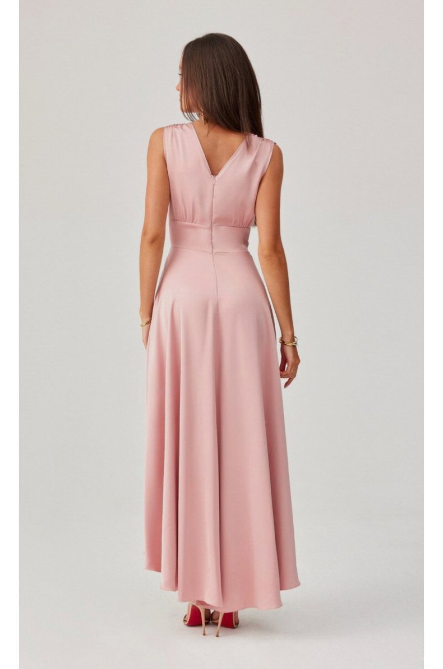 Rochie midi eleganta din satin roz pudra asimetrica cu trena Jennifer 2 - jojofashion.ro