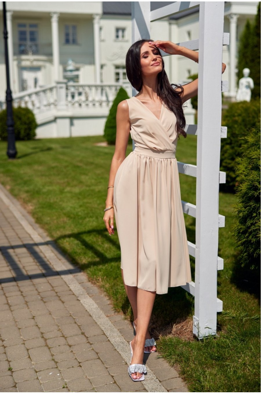 Rochie din voal bej vaporoasa midi Margie 3 - jojofashion.ro