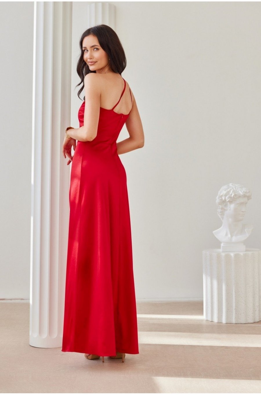 Rochie rosie de ocazie din satin lunga cu umerii goi MoanaR 2 - jojofashion.ro