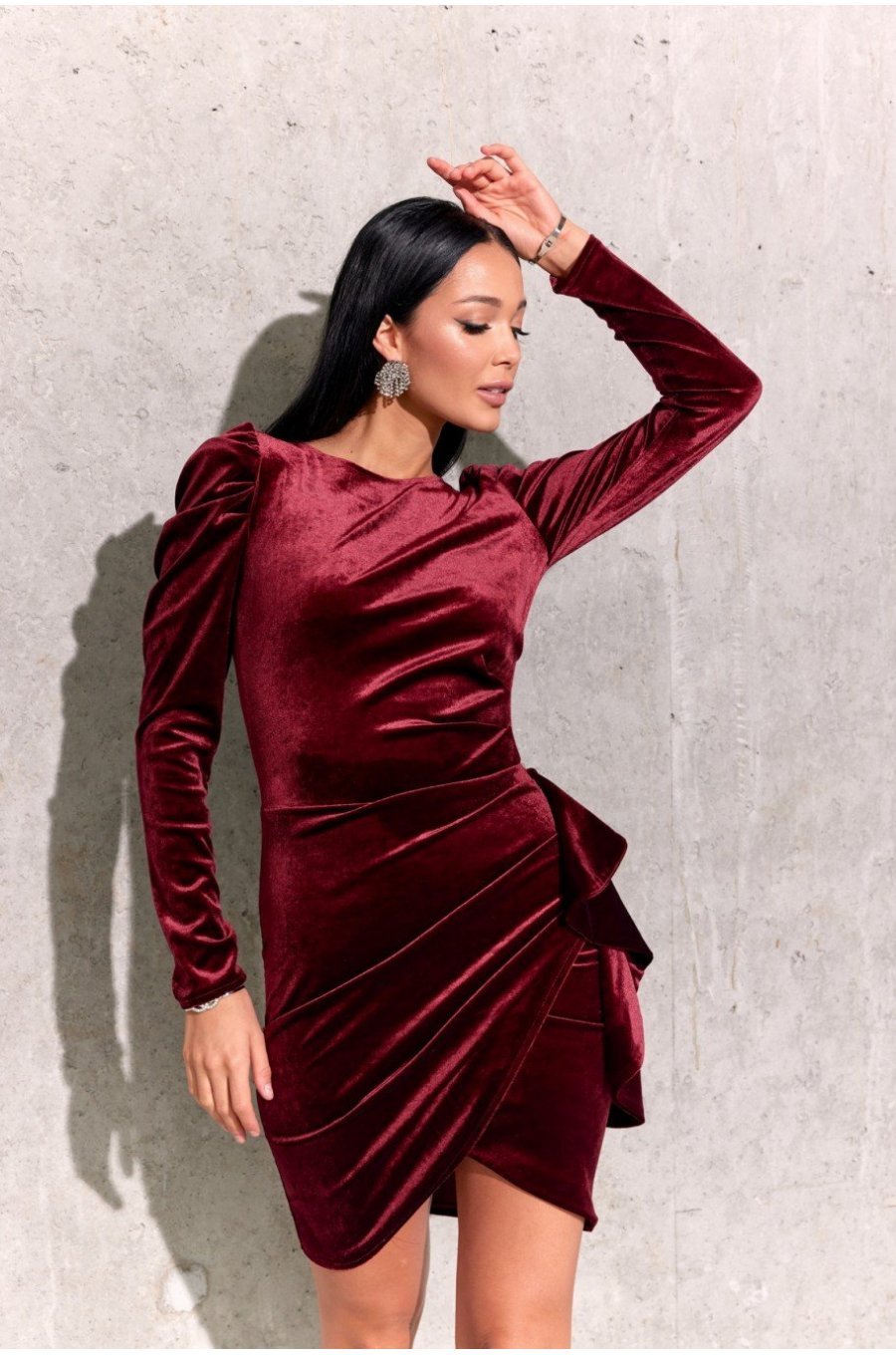 Rochie scurta mulata din catifea burgundy cu maneca lunga Lola Rochie scurta mulata din catifea burgundy cu maneca lunga Lola 4 - jojofashion.ro