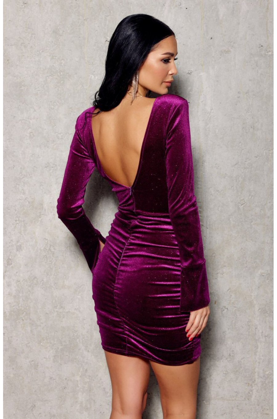 Rochie scurta mulata din catifea mov cu maneca lunga Lorraine Rochie scurta mulata din catifea mov cu maneca lunga Lorraine 2 - jojofashion.ro