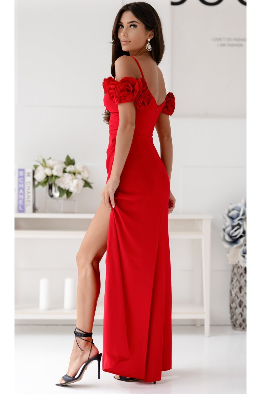 Rochie lunga eleganta rosie cu floare decorativa petrecuta RoseW 2 - jojofashion.ro