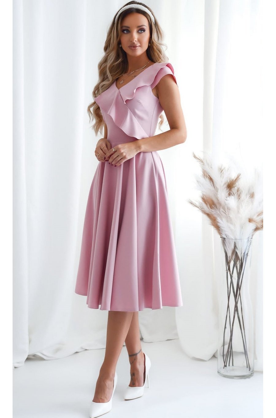 Rochie eleganta midi, roz pal, in clos, cu volane pe bust, retro, FalbanaW 1 - jojofashion.ro