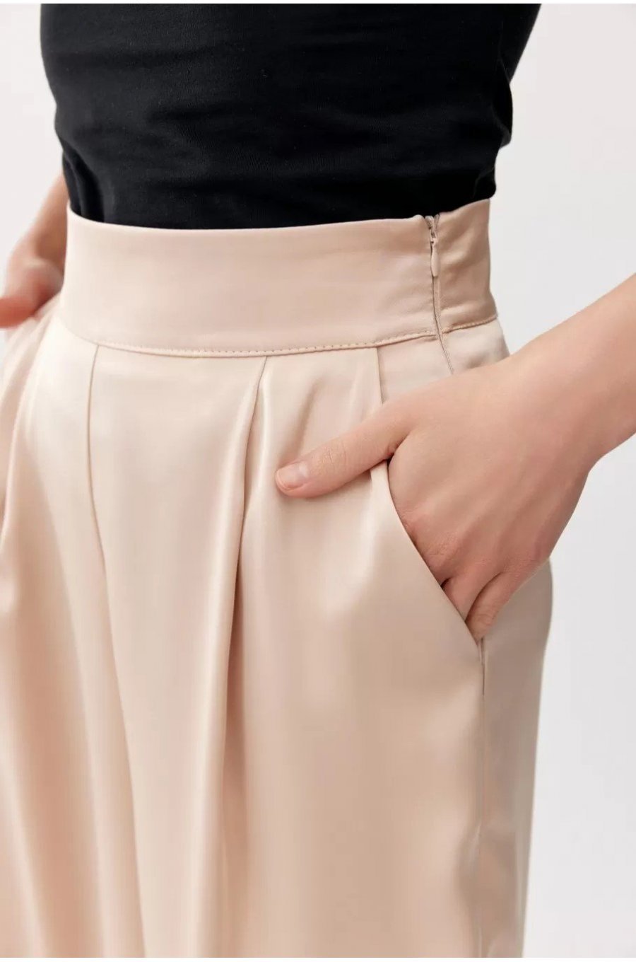 Pantaloni dama evazati, eleganti, bej, din satin, ElsaR Pantaloni dama evazati, eleganti, bej, din satin, ElsaR 5 - jojofashion.ro