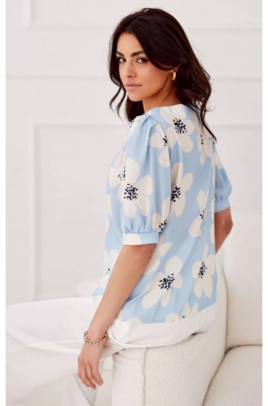 Bluza dama eleganta, bleu cu flori, vaporoasa, JennaR Bluza dama eleganta, bleu cu flori, vaporoasa, JennaR 2 - jojofashion.ro