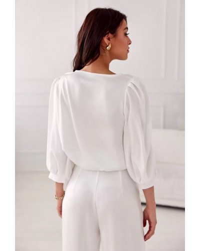 Bluza dama eleganta, din satin, alba, cu floare, GianaR Bluze dama, Bluza dama eleganta, din satin, alba, cu floare, GianaR - jojofashion.ro