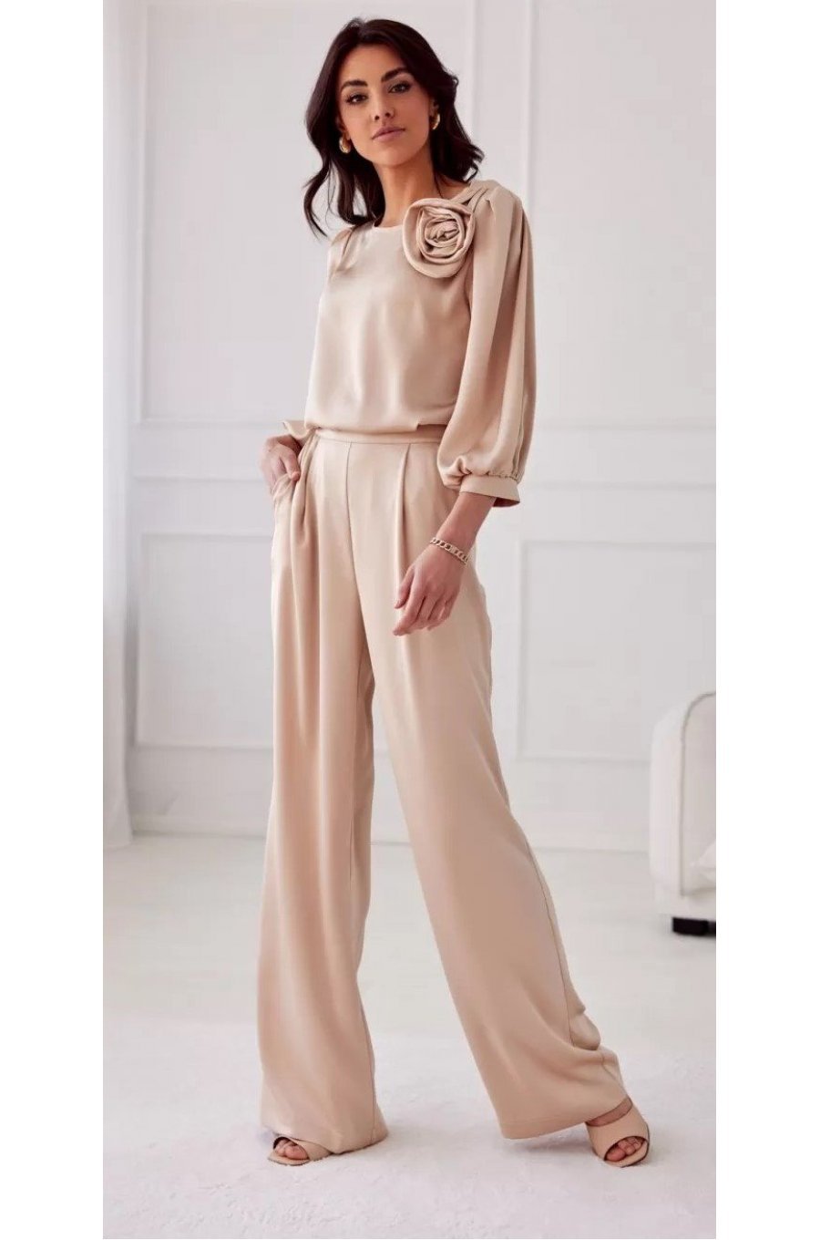 Bluza dama eleganta, din satin, bej, cu floare, GianaR Bluza dama eleganta, din satin, bej, cu floare, GianaR 3 - jojofashion.ro