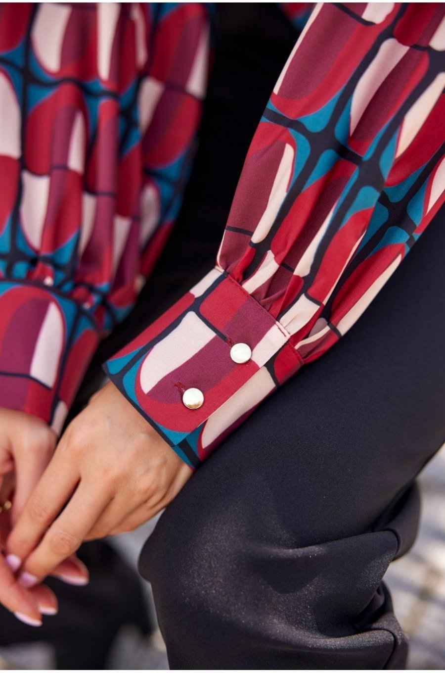Camasa dama eleganta, burgundy cu print colorat, maneca larga, Sakima 3 - jojofashion.ro