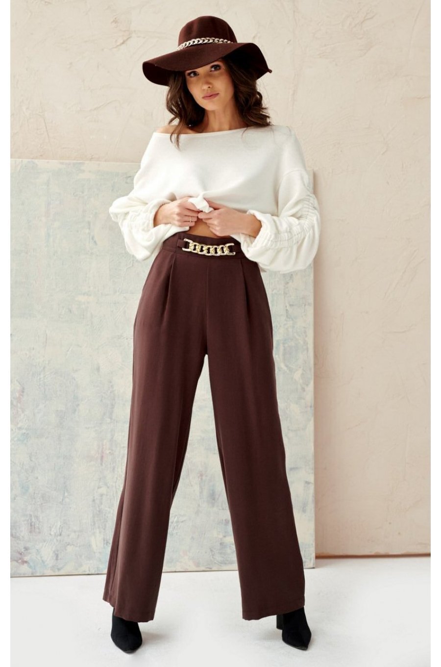 Pantaloni dama eleganti, evazati, maro, vascoza, cu talia inalta, Cynane 2 - jojofashion.ro