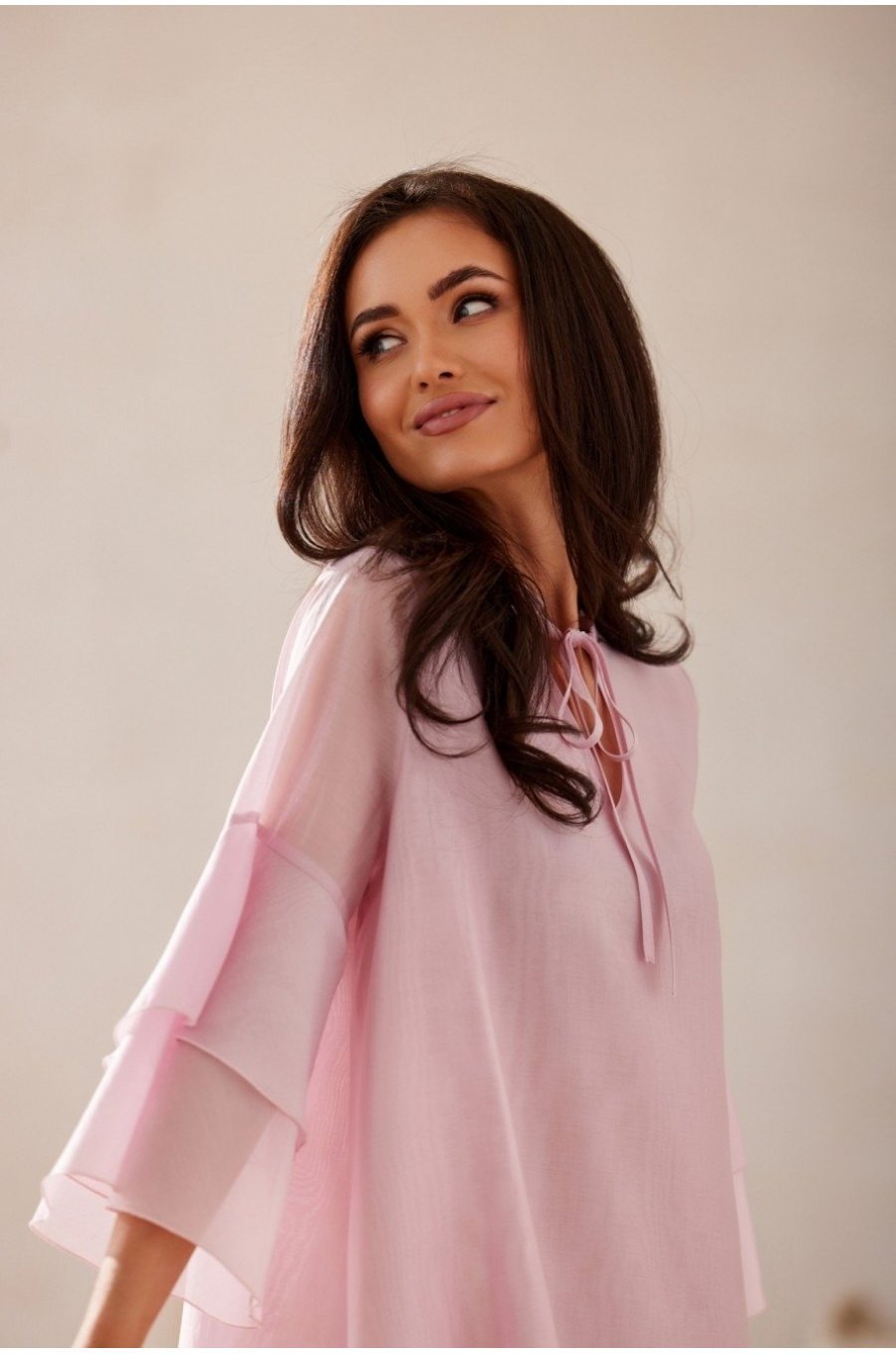 Rochie scurta roz pal vaporoasa croi in A cu volane la maneca BeatriceR 3 - jojofashion.ro
