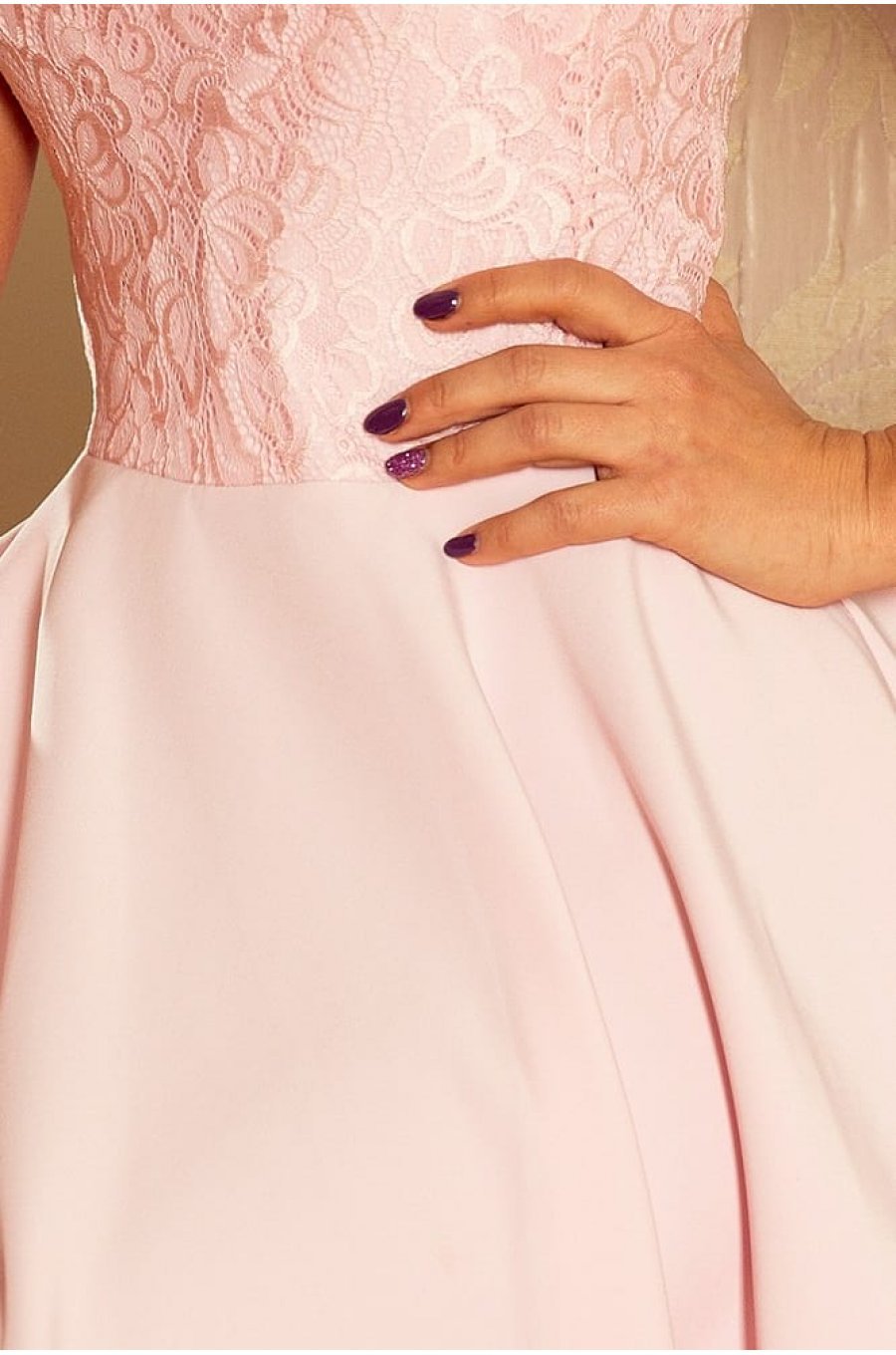 Rochie scurta roz cu dantela in clos Aubrey 4 - jojofashion.ro