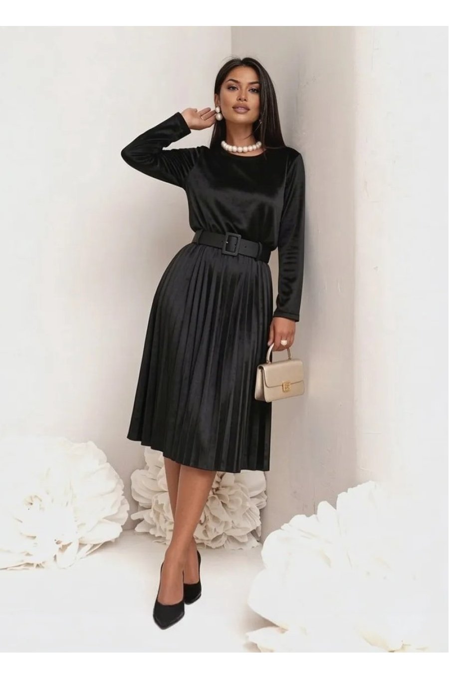 Rochie neagra din catifea plisata cu maneca lunga Aryanne 1 - jojofashion.ro