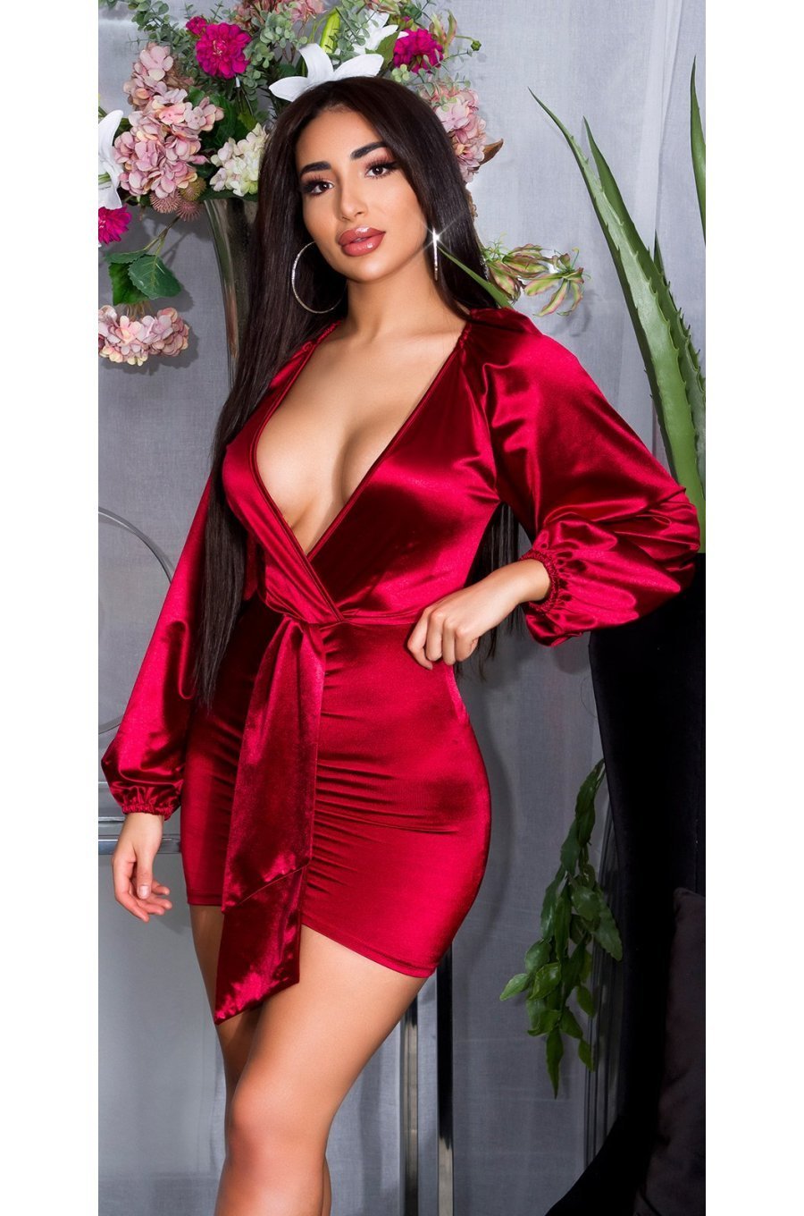 Rochie de club scurta, din satin burgundy, mulata, cu maneca lunga, Kaylee 1 - jojofashion.ro
