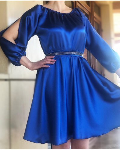 Rochie scurta din satin albastra babydoll cu umerii goi Calirroe  Rochii satin, Rochie scurta din satin albastra babydoll cu umerii goi Calirroe  - jojofashion.ro