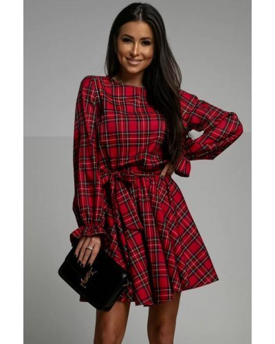 Rochie in carouri rosie scurta in clos cu maneca lunag Verusca Rochii de zi, Rochie in carouri rosie scurta in clos cu maneca lunag Verusca - jojofashion.ro