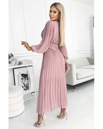 Rochie lunga plisata din chiffon roz pudrat cu maneca lunga vaporoasa Vaneira Rochii lungi, Rochie lunga plisata din chiffon roz pudrat cu maneca lunga vaporoasa Vaneira - jojofashion.ro