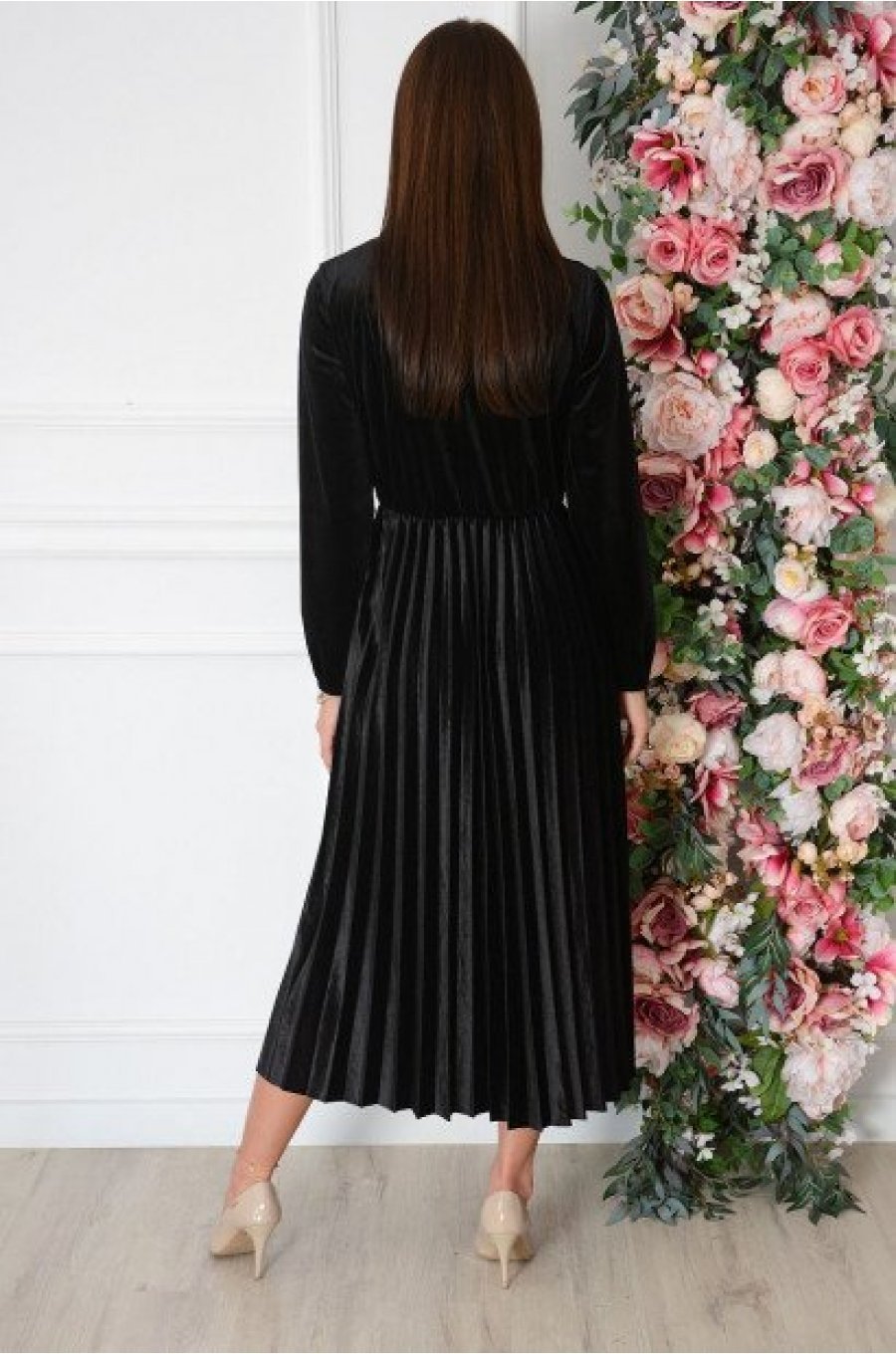 Rochie lunga neagra din catifea plisata cu maneca lunga Star 3 - jojofashion.ro
