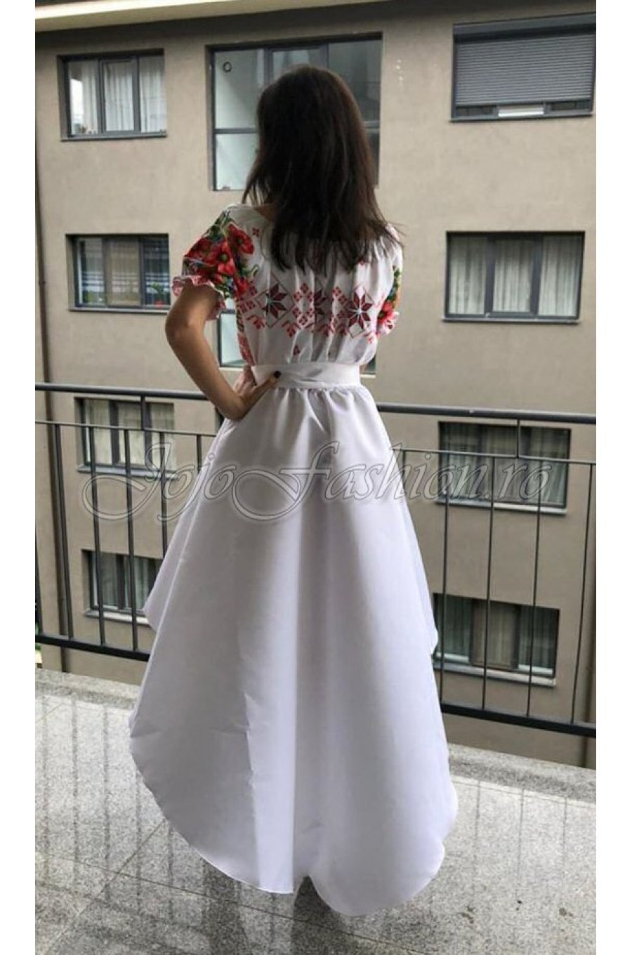 Rochie traditionala asimetrica, tafta alba si maci, cu trena, Byanca 3 - jojofashion.ro