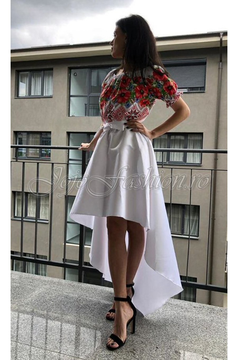 Rochie traditionala asimetrica, tafta alba si maci, cu trena, Byanca 2 - jojofashion.ro