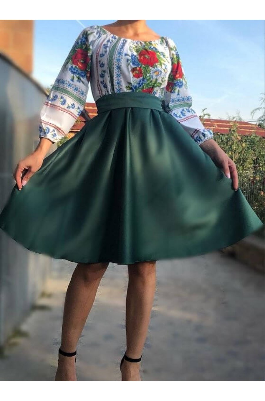 Rochie traditionala cu tafta verde Lya 1 - jojofashion.ro