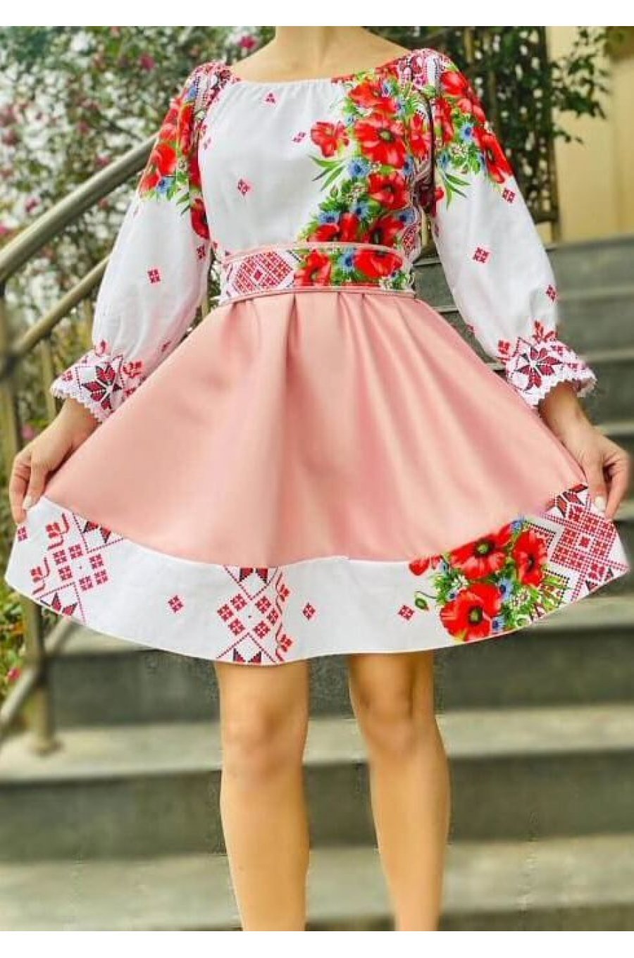 Rochie traditionala scurta din tafta roz cu maci Soledad 1 - jojofashion.ro