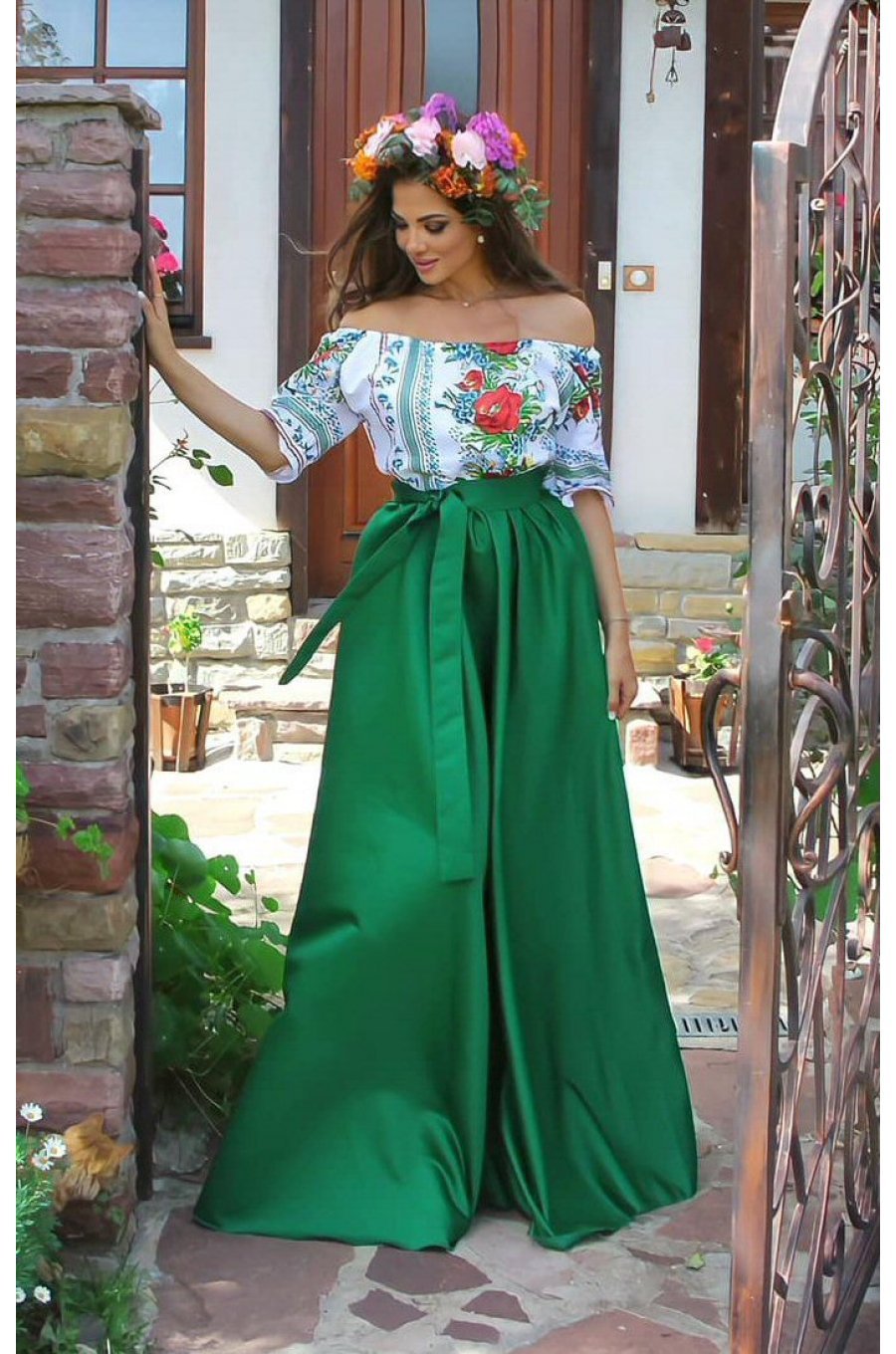 Rochie traditionala lunga, tafta verde, cu maci pe bust, Carmyna 1 - jojofashion.ro