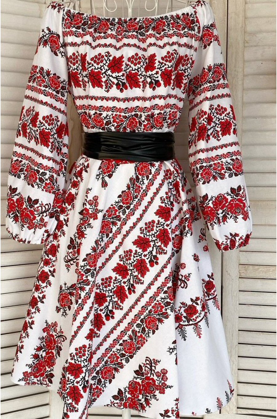 Rochie traditionala midi, alba cu flori rosii, cu maneca lunga, Lesya 1 - jojofashion.ro