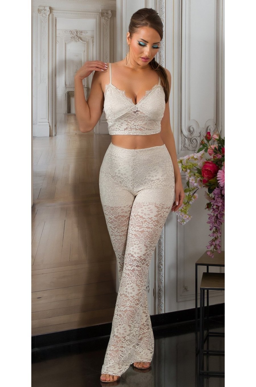 Tinuta din dantela bej, pantaloni si crop top, Amore Tinuta din dantela bej, pantaloni si crop top, Amore 1 - jojofashion.ro
