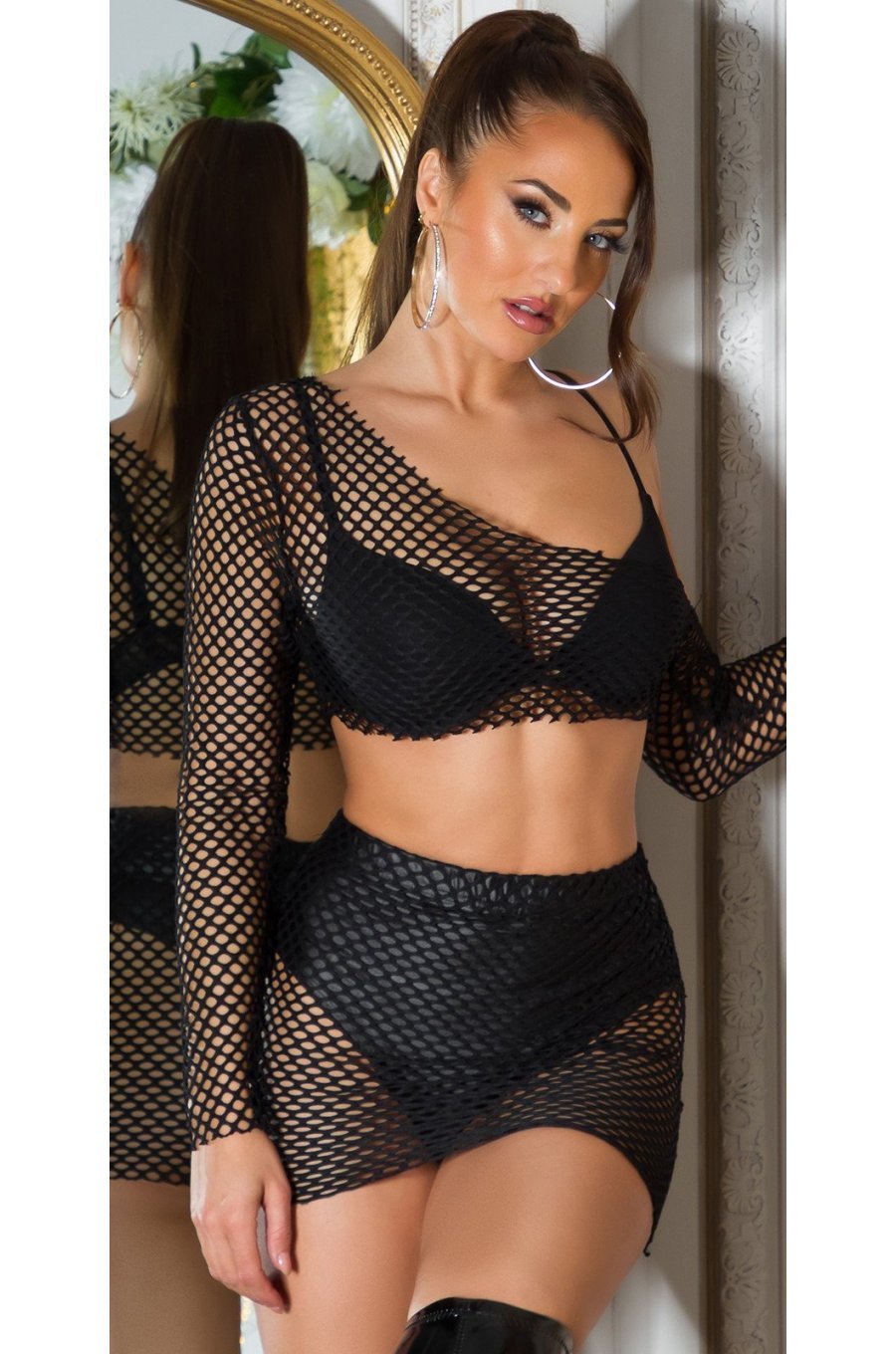 Tinuta doua piese, din plasa neagra, fusta scurta si crop top, Cambell Tinuta doua piese, din plasa neagra, fusta scurta si crop top, Cambell 1 - jojofashion.ro