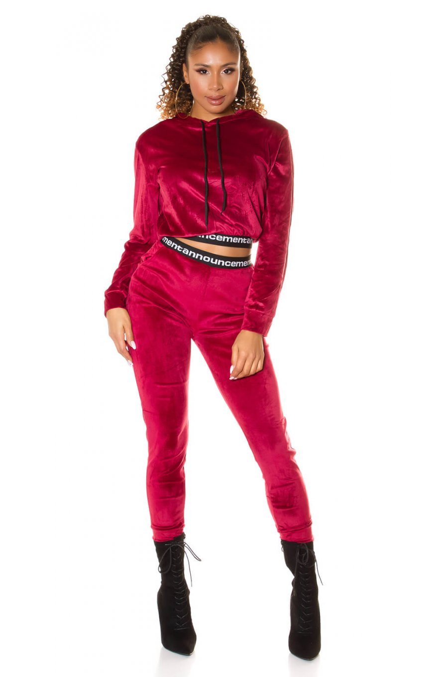 Trening dama catifea burgundy cu gluga Aleksis Trening dama catifea burgundy cu gluga Aleksis 1 - jojofashion.ro